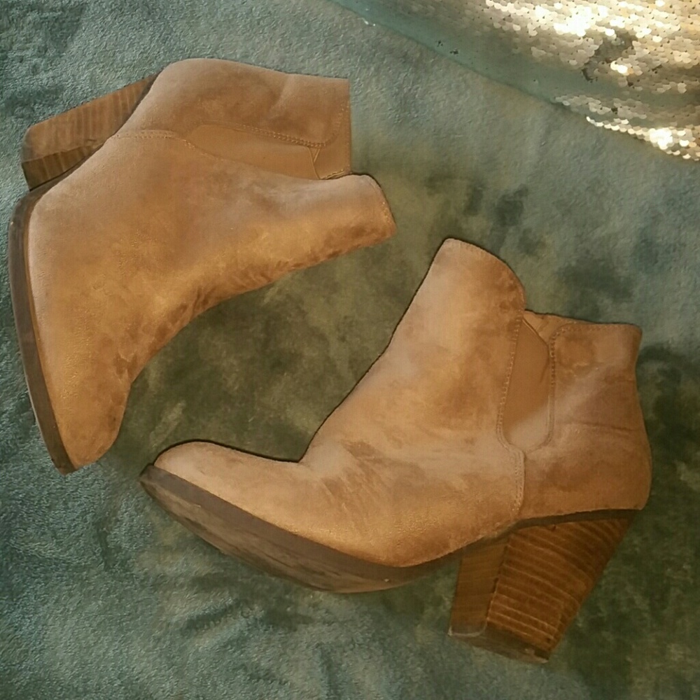 Ankle high boots 😍